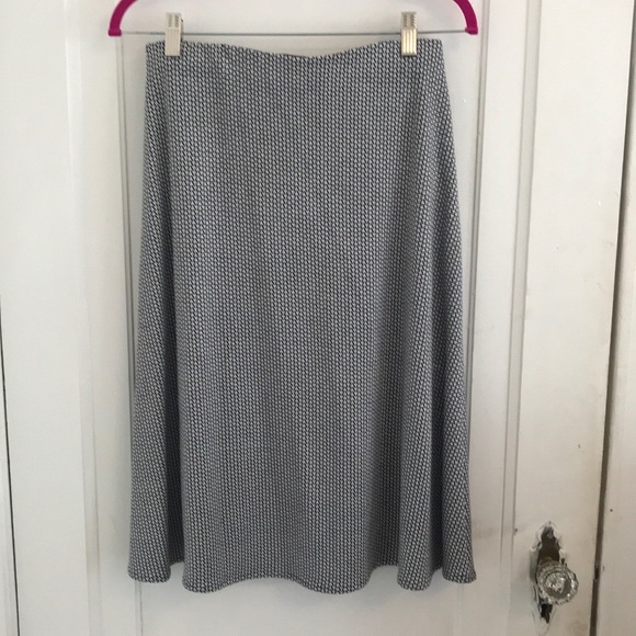NWT ANN TAYLOR A-Line Patterned Navy/White Skirt - Picture 2 of 7
